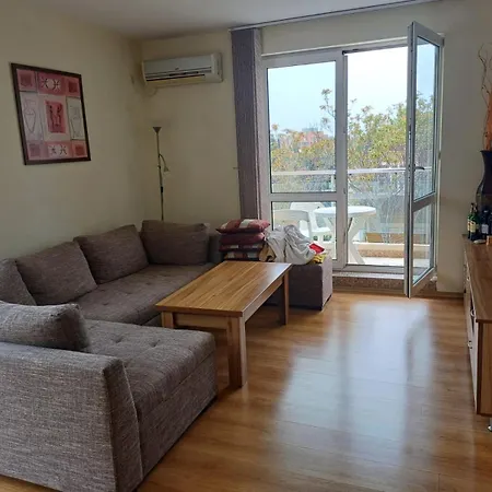 Reina Flores Park * 阳光海滩