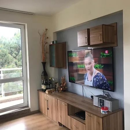 Reina Flores Park 公寓 *