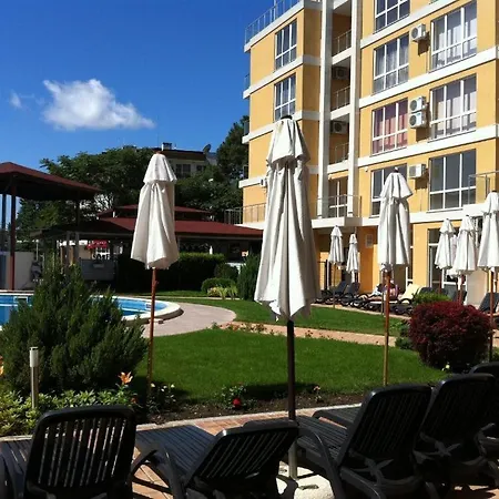 Apartment Reina Flores Park