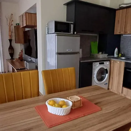 Apartman Reina Flores Park *
