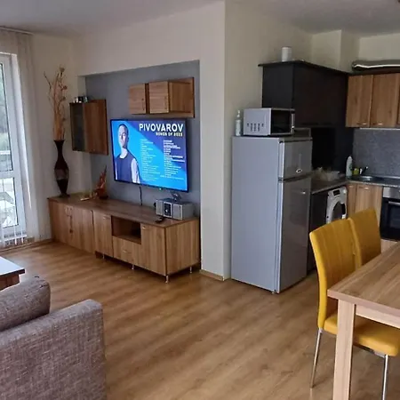 Reina Flores Park Apartment